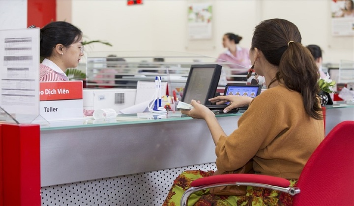 Muốn gửi thêm tiền vào sổ tiết kiệm có được không?