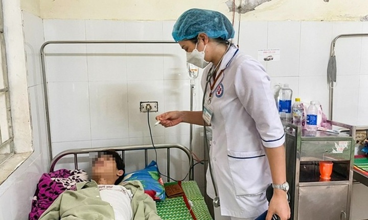 6 người nhập viện nghi ngộ độc sau khi ăn bánh mì ở Quảng Ngãi