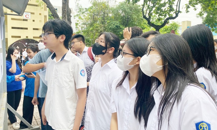 Đề thi, đáp án chính thức môn Tiếng Anh vào lớp 10 ở Hà Nội năm 2023