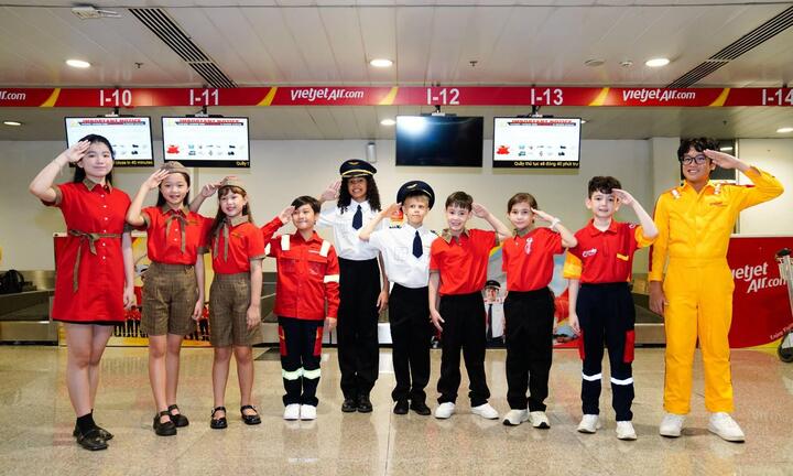 Mừng Tết thiếu nhi 1/6, Vietjet chắp cánh ước mơ cho các thiên thần nhỏ