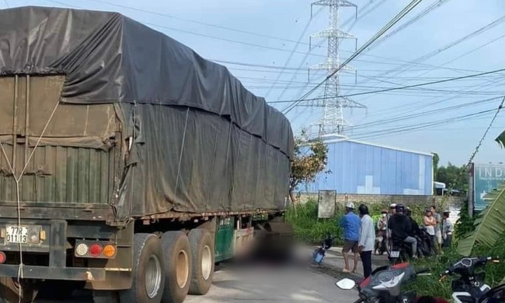 Bé gái 4 tuổi tử vong thương tâm sau va chạm với xe container