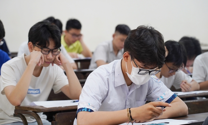Đáp án gợi ý, đề thi Toán vòng 1 chuyên Khoa học Tự nhiên