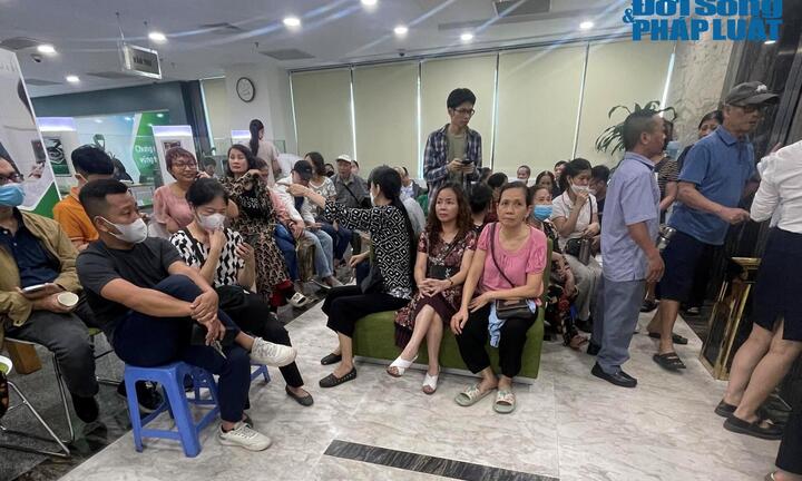 Quá đông người, Vietcombank thông báo ngừng nhận khách tới mua vàng