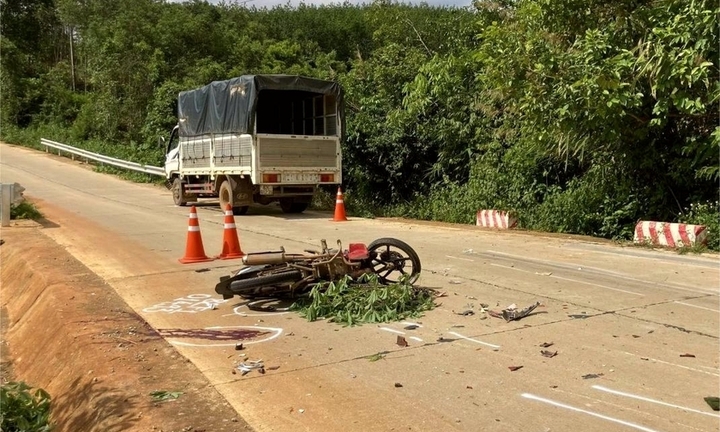 Tin tức tai nạn giao thông mới nhất ngày 6/6: Va chạm với xe tải, 1 người chết