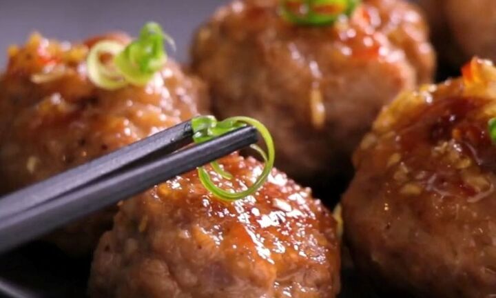 Bật mí công thức làm món thịt viên chiên rim tỏi ớt thơm ngon, ăn là mê