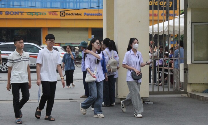 Kỳ thi vào lớp 10: Lộ diện 9 thủ khoa môn chuyên của trường THPT chuyên Lam Sơn
