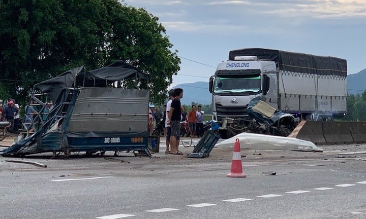 Vụ tai nạn liên hoàn khiến 3 người tử vong: Xe đầu kéo hết hạn kiểm định từ 4/3