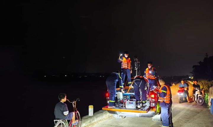 Xuyên đêm tìm kiếm nam sinh lớp 12 bị nước cuốn trôi khi nhặt bóng