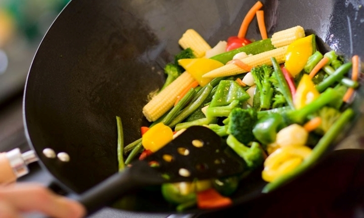 Những thực phẩm đang bổ dưỡng bỗng gây hại nếu bị nấu quá chín