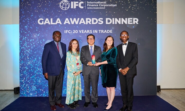 HDBank nhận giải “Ngân hàng phát hành xuất sắc - Tăng trưởng năng động” tại Việt Nam