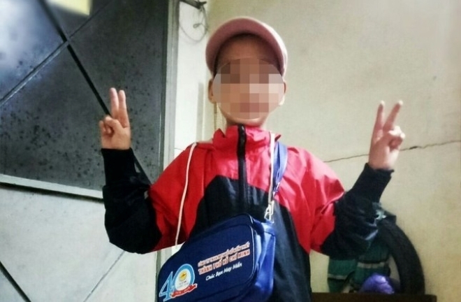 Tìm thấy bé trai bán vé số thay mẹ mất tích 13 ngày ở TP.HCM