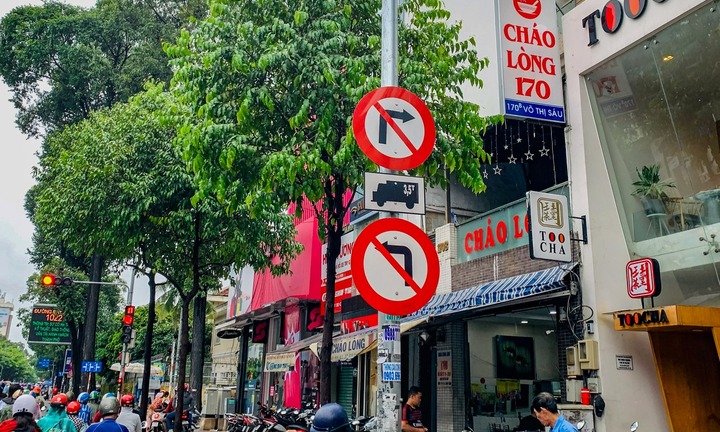 Không chấp hành biển báo giao thông bị phạt bao nhiêu tiền?