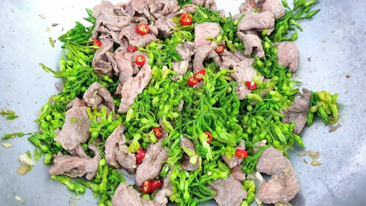 Cách làm món thịt bò xào bông thiên lý thơm ngon đậm vị