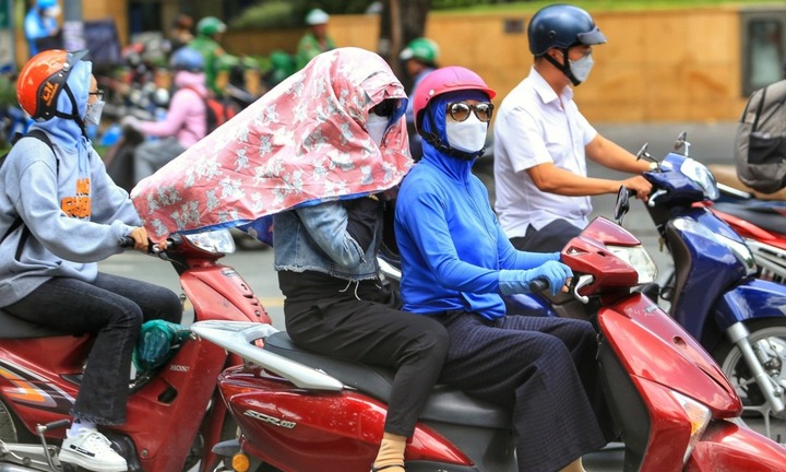 Miền Bắc nóng gay gắt, Hà Nội có nơi trên 39 độ