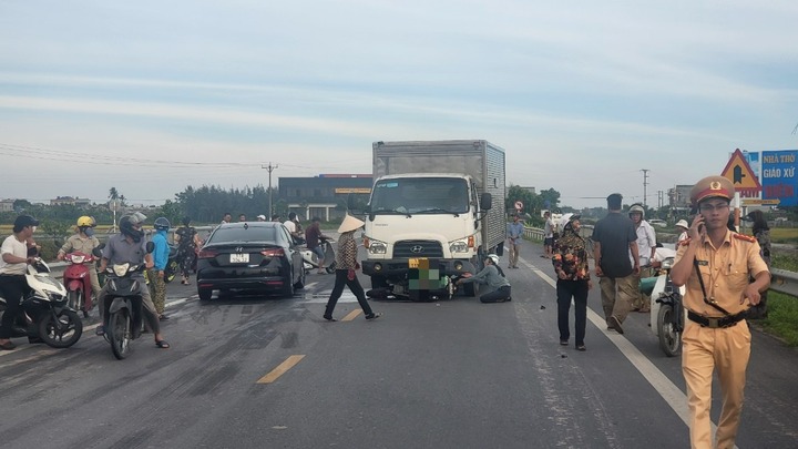 Đấu đầu ô tô trên đường tỉnh, tài xế xe máy tử vong