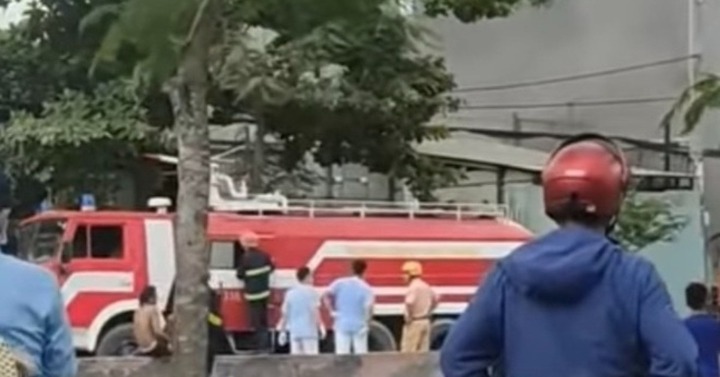 TP.HCM: Cháy cơ sở sản xuất bột nhang, 2 người tử vong