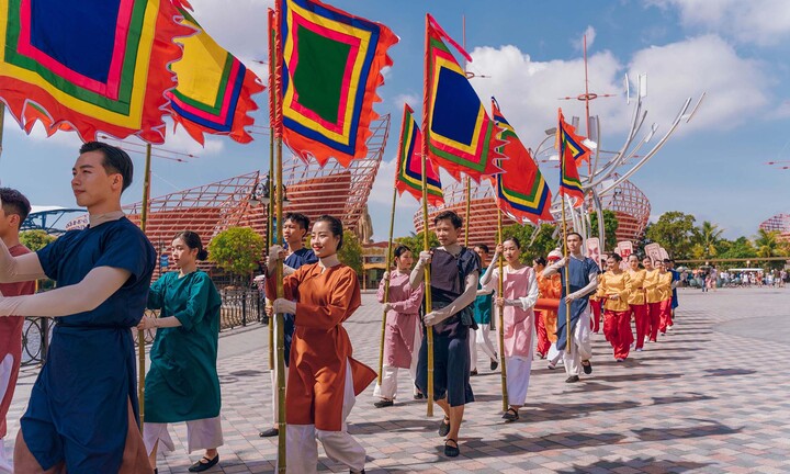 “Xuyên Việt” khám phá tinh hoa lễ hội ba miền tại VinWonders Nam Hội An
