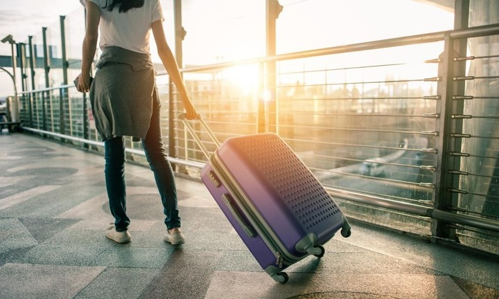 Kiện bạn trai vì không đưa ra sân bay, người phụ nữ nhận kết đắng