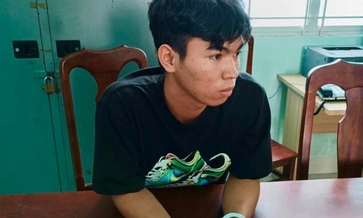 Bị nói lời chia tay, nam thanh niên tạt xăng đốt nhà người yêu