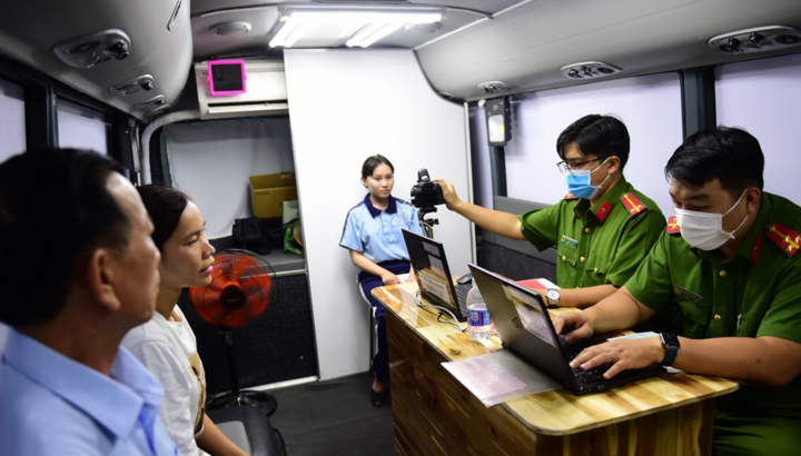 Tin thời sự mới nhất ngày 26/6: Tạm ngưng cấp CCCD, định danh điện tử ở TP.HCM