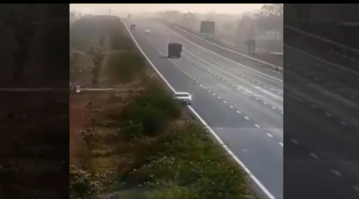 Tài xế ngủ gật trên cao tốc, ô tô mất lái lộn nhào nhiều vòng