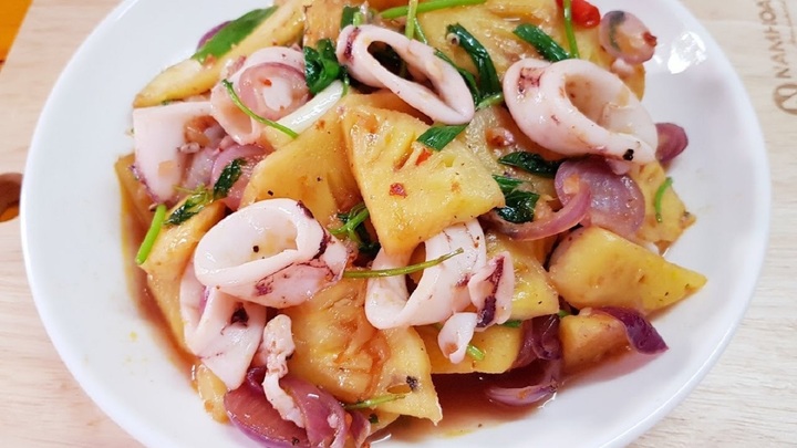 Công thức làm món mực xào dứa ngon đậm đà, ai cũng mê