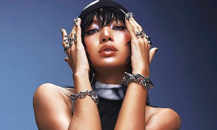 Rockstar của Lisa nối dài kỷ lục