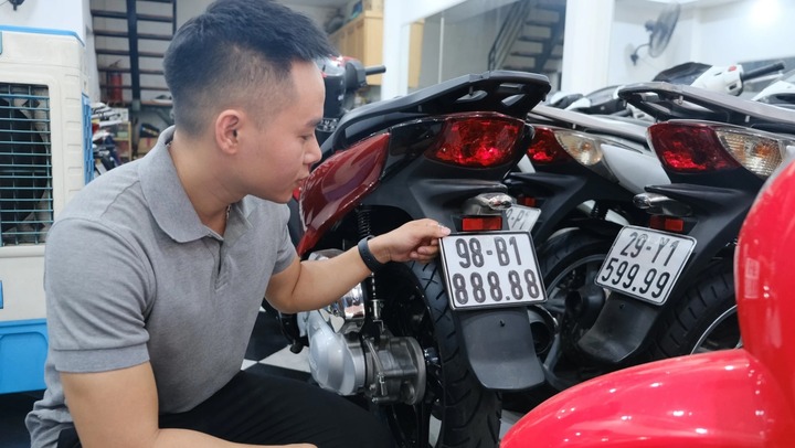 Số tiền thấp nhất để đấu giá biển số ô tô là 40 triệu, xe máy là 5 triệu đồng