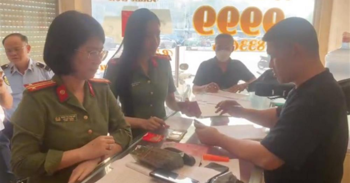 Bộ Công an: Xuất hiện các doanh nghiệp thuê người xếp hàng mua vàng