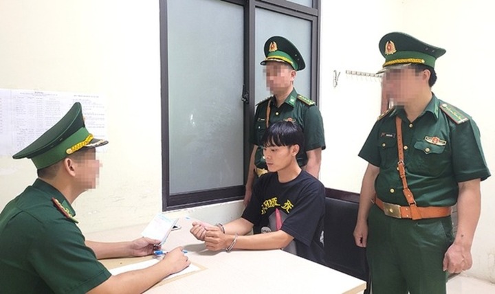 Bị tố cáo ăn trái cấm với