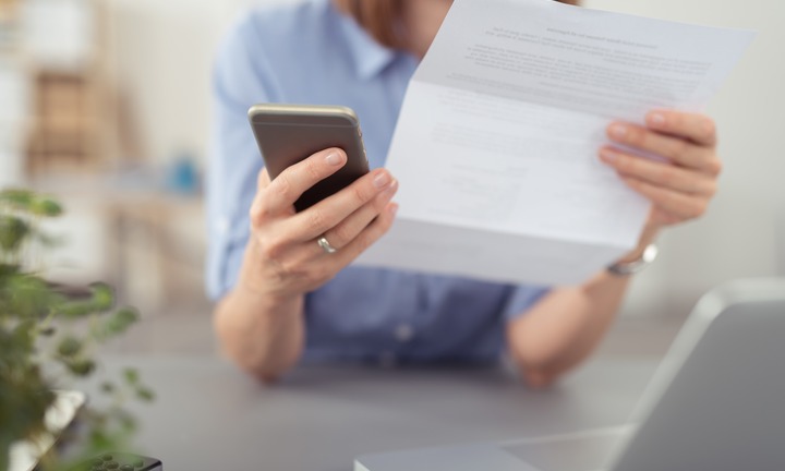 Chuyển tiền đúng tài khoản nhưng sai tên người nhận làm sao?