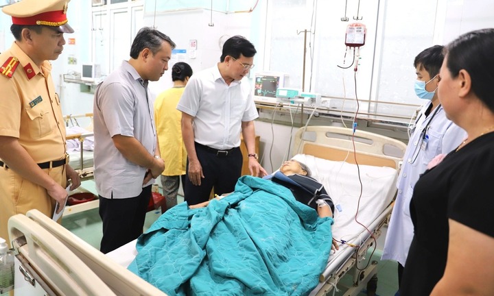 Nhân chứng vụ ô tô khách bị lật ở Đắk Nông: 