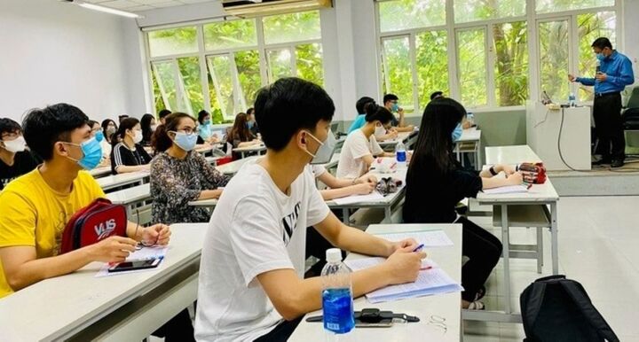 Những trường đại học nào công bố điểm chuẩn xét tuyển sớm?