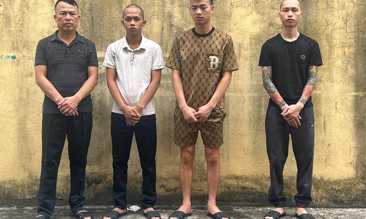 Xin đi làm quán hát, bé gái 13 tuổi bị bán qua tay nhiều người