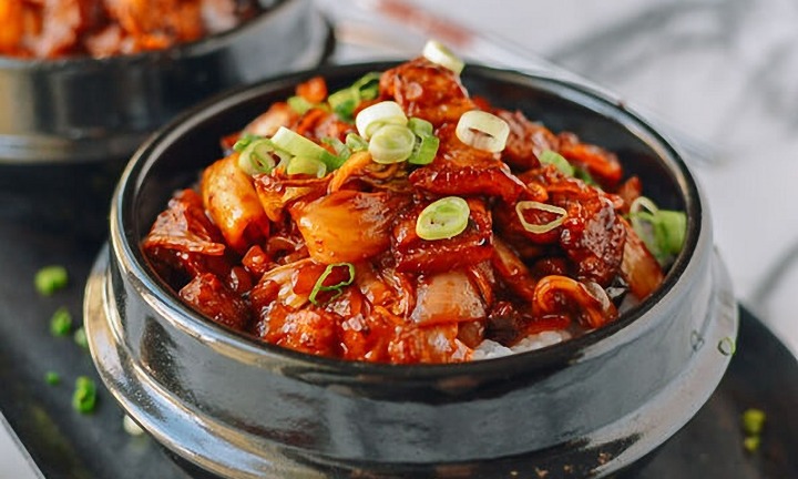 Cách làm ba chỉ xào kim chi chuẩn vị Hàn Quốc