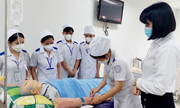 178 thí sinh đầu tiên trúng tuyển thẳng Trường Đại học Y Hà Nội năm 2024