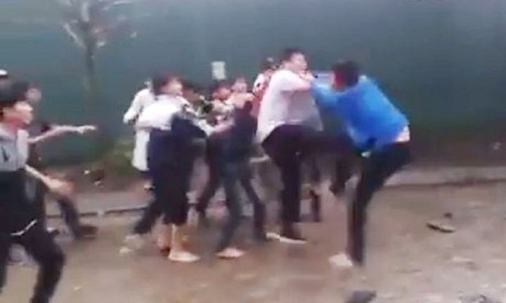 Học sinh đánh nhau gây thương tích, có bị đi tù không?