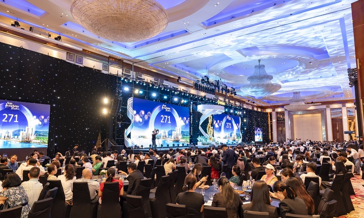 Giới tinh hoa phiêu cùng “vũ khúc ánh sáng”, say mê kiệt tác sống sang bên sông Hàn, Đà Nẵng