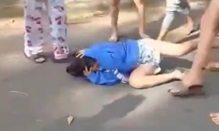 Điều tra xác minh vụ bé gái bị đánh hội đồng, ôm đầu chịu trận tại Bình Dương