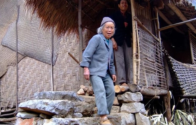 Chuyện tình như cổ tích đời thực của người phụ nữ hơn chồng 47 tuổi