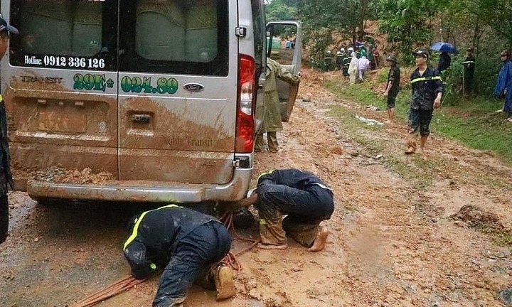 Vụ sạt lở ở Hà Giang: Gia đình các nạn nhân nhận tạm ứng hơn 230 triệu bảo hiểm