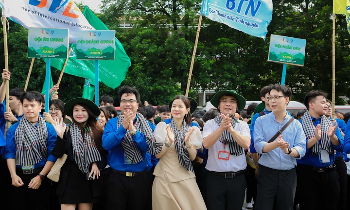 Gần 1.000 chiến sĩ áo xanh ra quân tình nguyện Mùa hè xanh