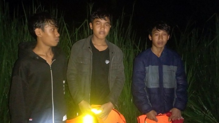 3 thiếu niên đi bắt cá, mắc kẹt giữa sông Đồng Nai khi thủy điện xả nước