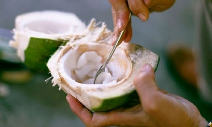 Cơm dừa non có công dụng gì?