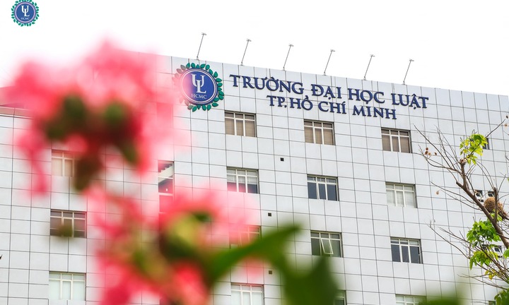 Biến động điểm chuẩn của Đại học Luật TP.HCM trong 5 năm qua