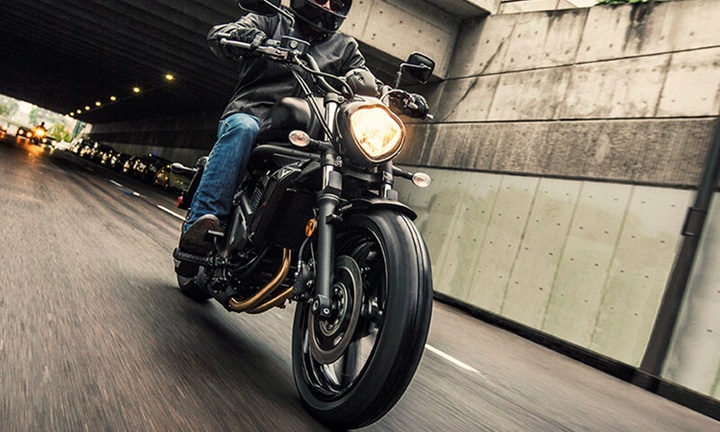 Đi xe phân khối lớn bắt buộc phải có bằng lái hạng gì?