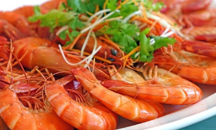 Những ai không nên ăn tôm?