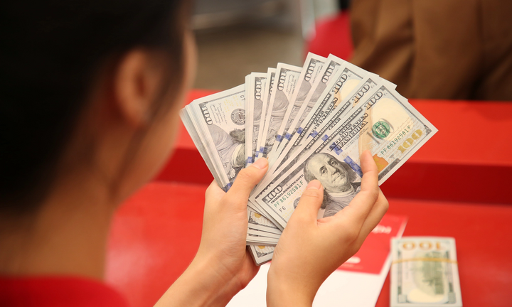 Tỷ giá USD hôm nay 31/7/2024: USD thế giới lao dốc