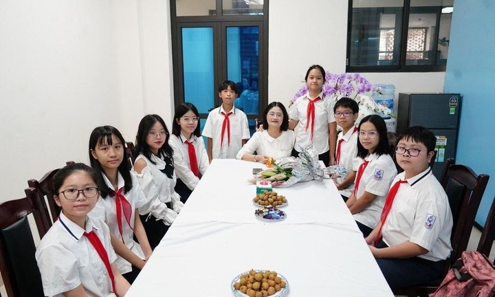 Học sinh ở Hà Nội bất ngờ với thư mời dùng bữa sáng cùng cô Hiệu trưởng