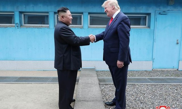 Tổng thống Trump gửi món quà đặc biệt cho Chủ tịch Kim Jong-un